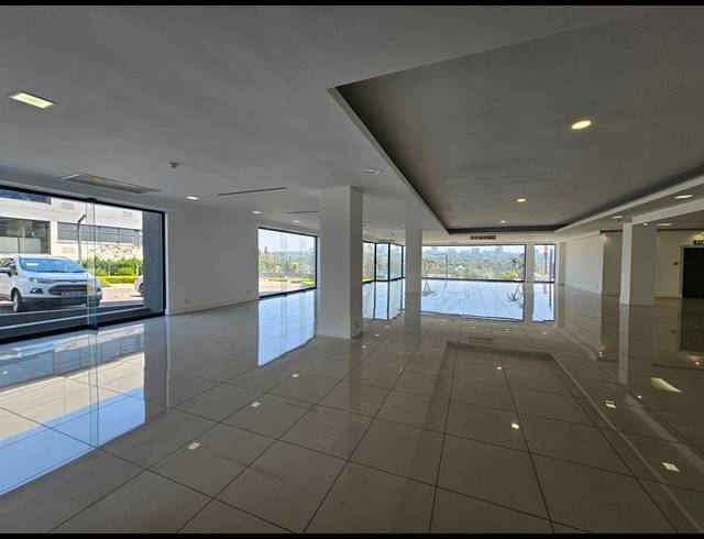 805M² SHOWROOM TO LET IN KRAMERVILLE